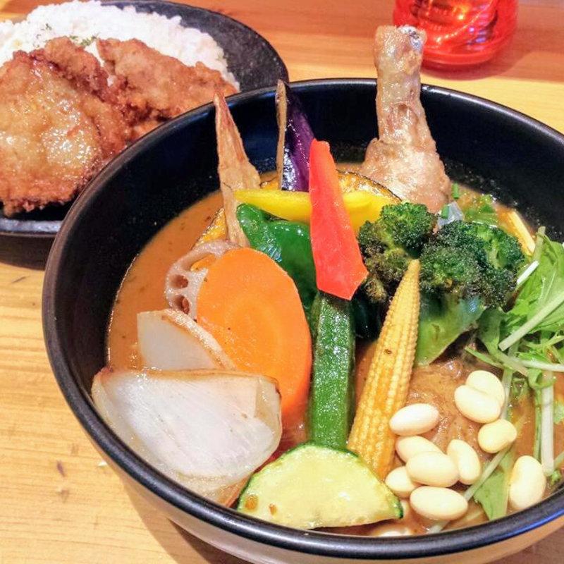 チキンと1日分の野菜20品目(Rojiura Curry SAMURAI. 下北沢店)