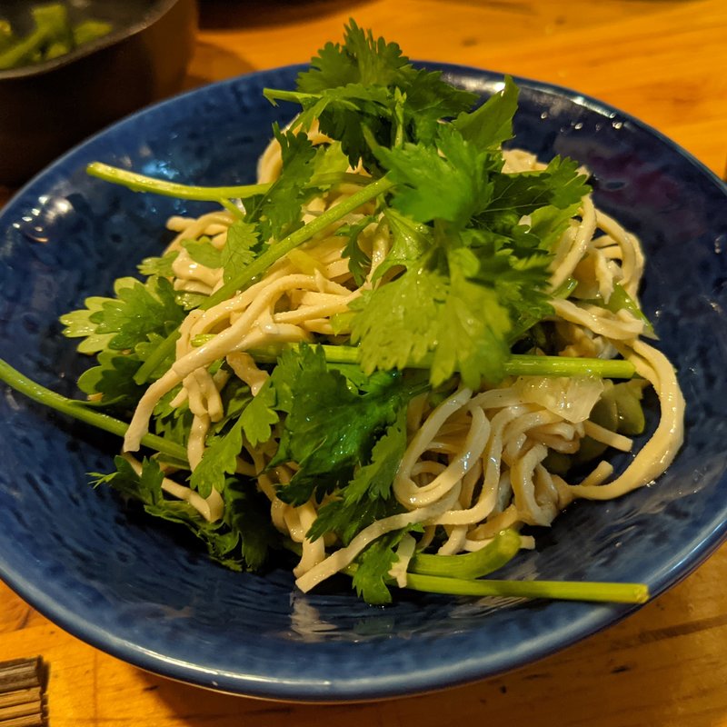 干し豆腐とパクチー和え物(鳥酎 )