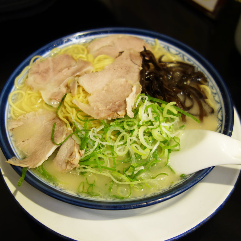 Wラーメン(博多ラーメン しばらく 西新本店)