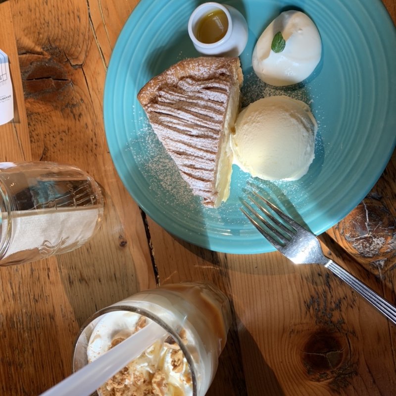 モンブラン&アップルパイ(GRANNY SMITH APPLE PIE & COFFEE 横浜店)