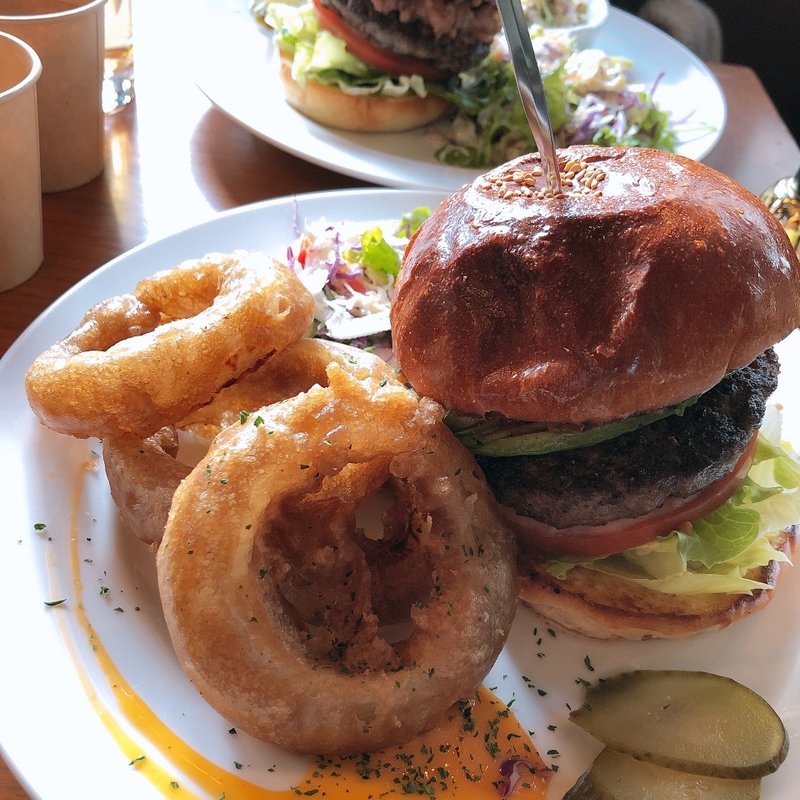 ハンバーガーランチ (THE CORNER Hamburger & Saloon)