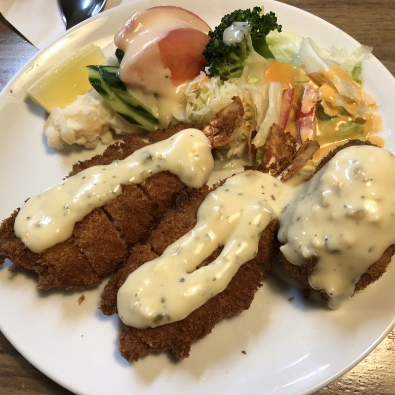 エビフライ（カニクリームコロッケトッピング）(洋食の店自由軒)