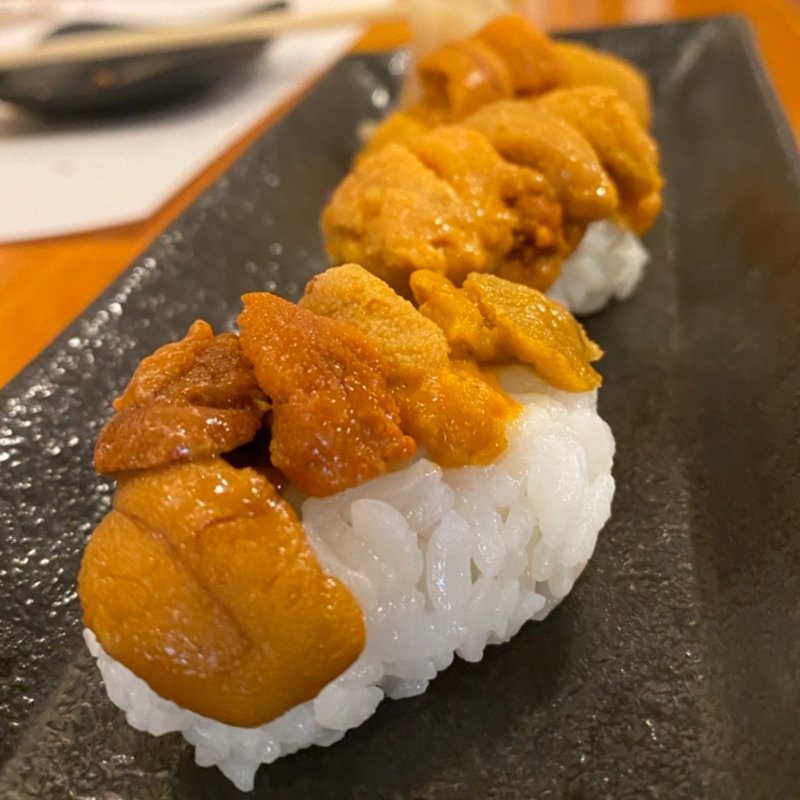 極上うに（にぎり）(寿司居酒屋 ゲゲゲの三丁目)