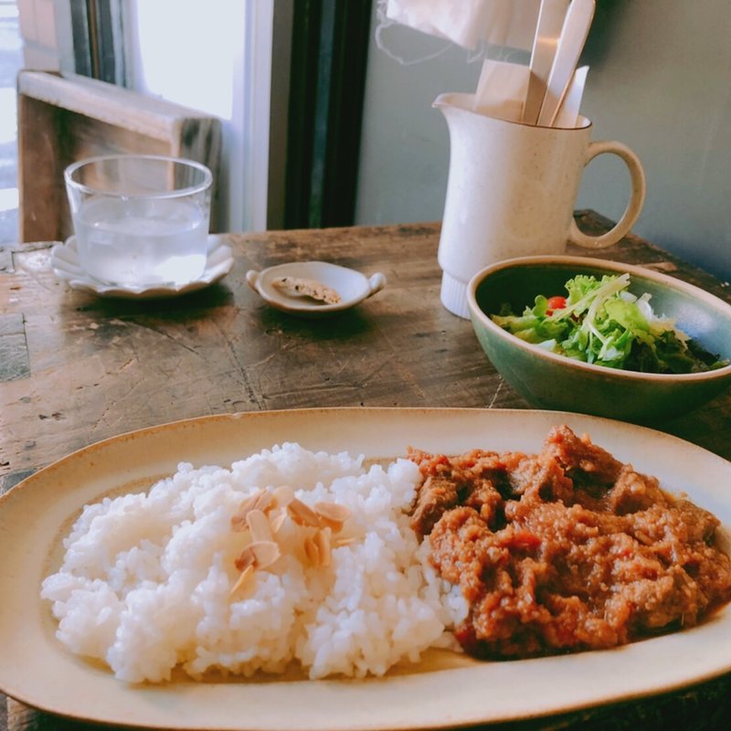 自家製スパイスカレー(cafe yokoron:  カフェ　ヨコロン)