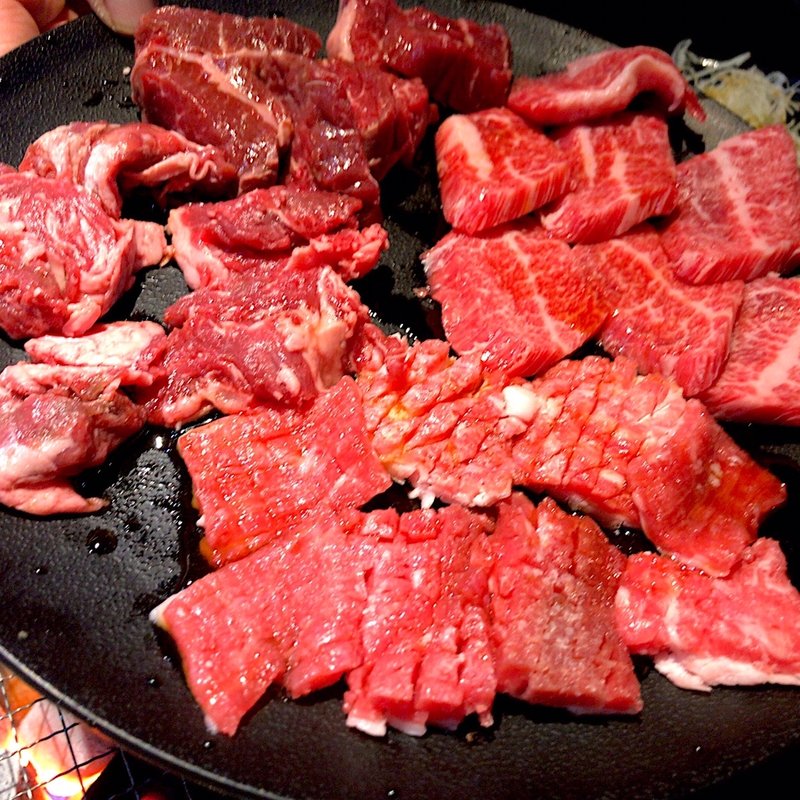 国産牛上カルビ、花咲きカルビ、牛上ロース、牛ハラミ(あみやき亭鈴鹿店 鈴鹿店 )