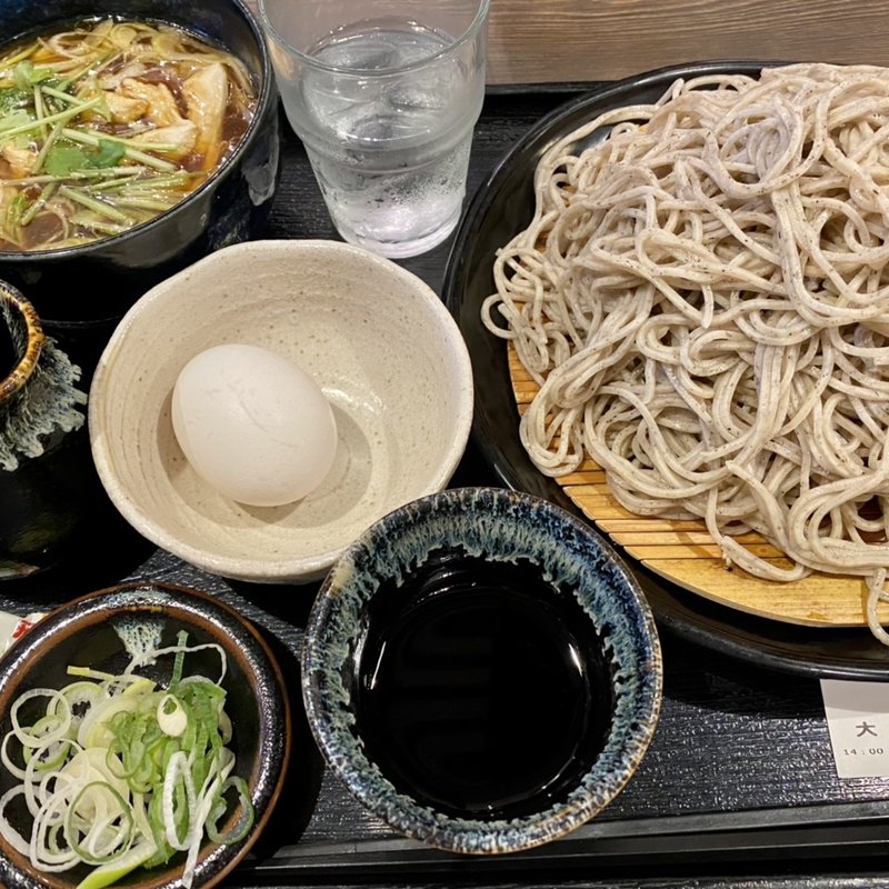 とりそば特盛 生たまご・もり汁ネギ付きトッピング(つけ蕎麦酒場ぢゅるり 赤坂店)