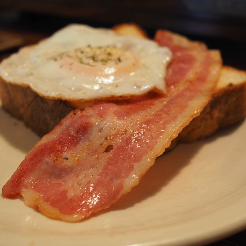 ベーコンエッグトースト(珈琲喫茶 カメシマ)