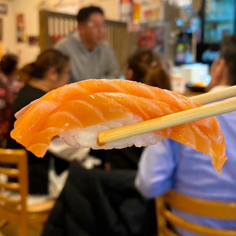 とろサーモン(寿司居酒屋 ゲゲゲの三丁目)