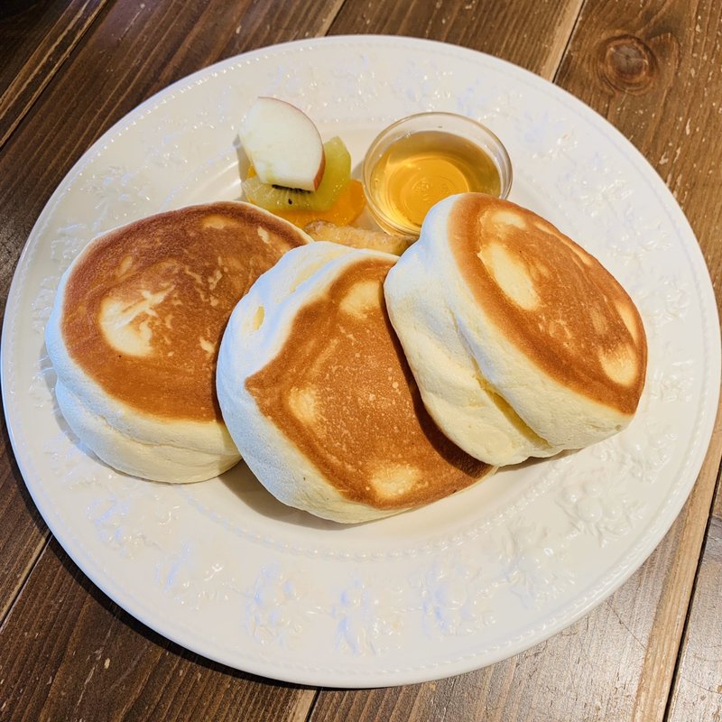 【日本一美味しいパンケーキ】ふわふわパンケーキ バナナソテー添え(美菜ダイニング nico)