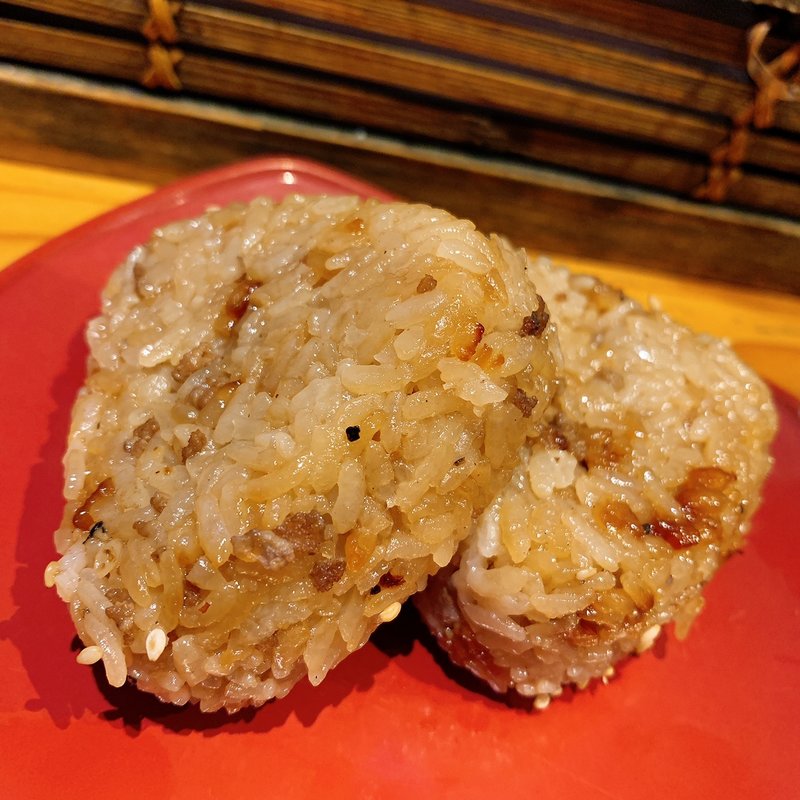 豚めし（おにぎり）(まるげん)