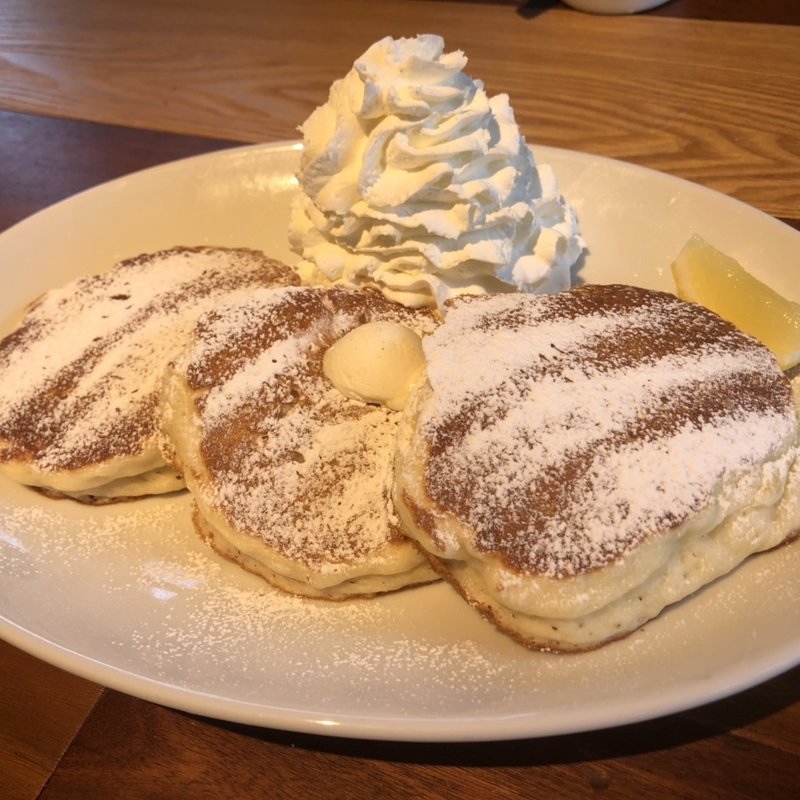 クラシックホイップパンケーキ(コナズ珈琲新百合ヶ丘)