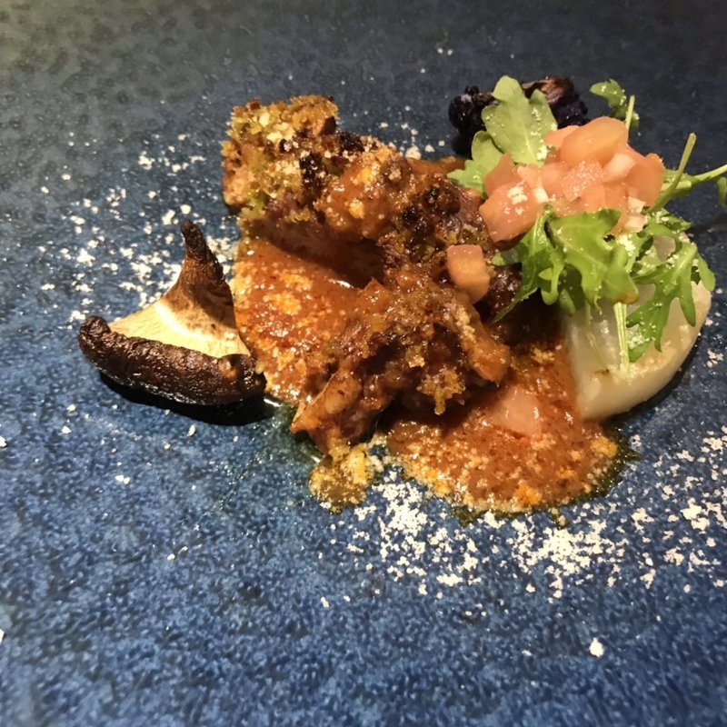 仔牛バラ肉柔らか煮　香草パン粉オーブン焼き　メイン(イタリア料理 小西屋)