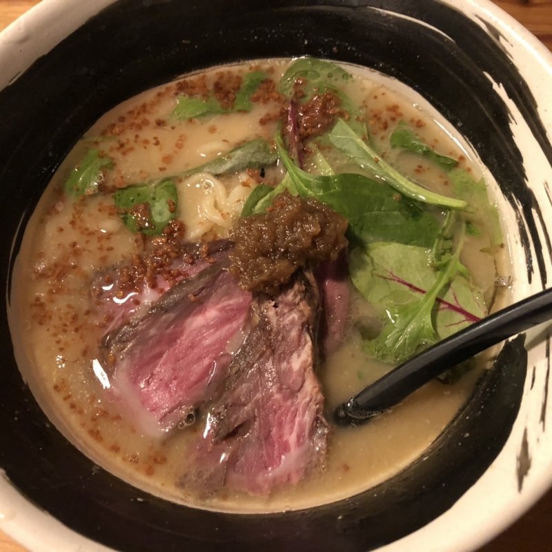 牛サガリ叉焼の牛味噌そば(麺場 浜虎 横浜店)