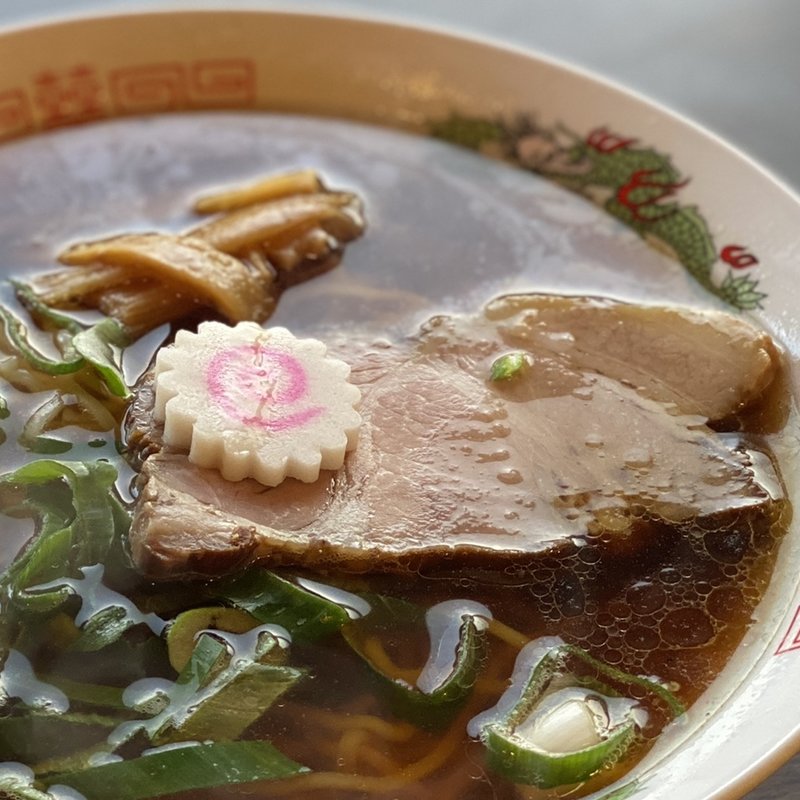 ニラ玉子どんとラーメン(秋山食堂 )