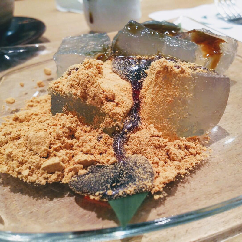 わらび餅(甘味茶屋 七葉)