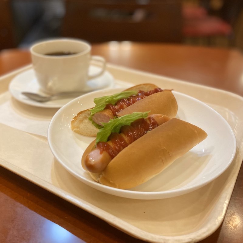 モーニング(ホットドッグ)、コーヒー(イタリアンカフェピアソーレ)