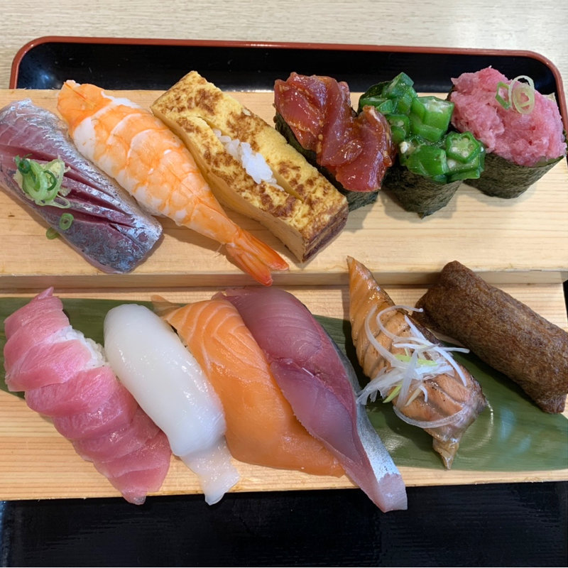 満腹12貫ランチ(魚がし鮨 流れ鮨　大仁店 )