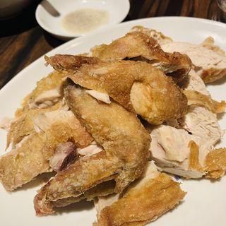 丸鶏の半身揚げ２種ダレ(珉珉 八重洲店 （みんみん）)