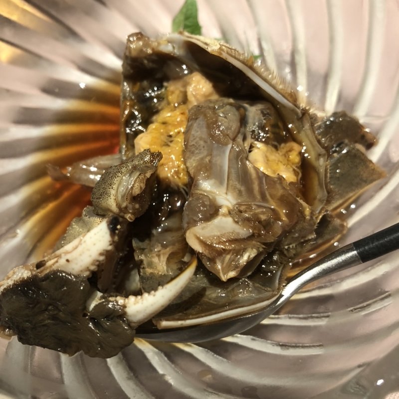 上海蟹の老酒漬け(メス)(エピセ 西麻布)