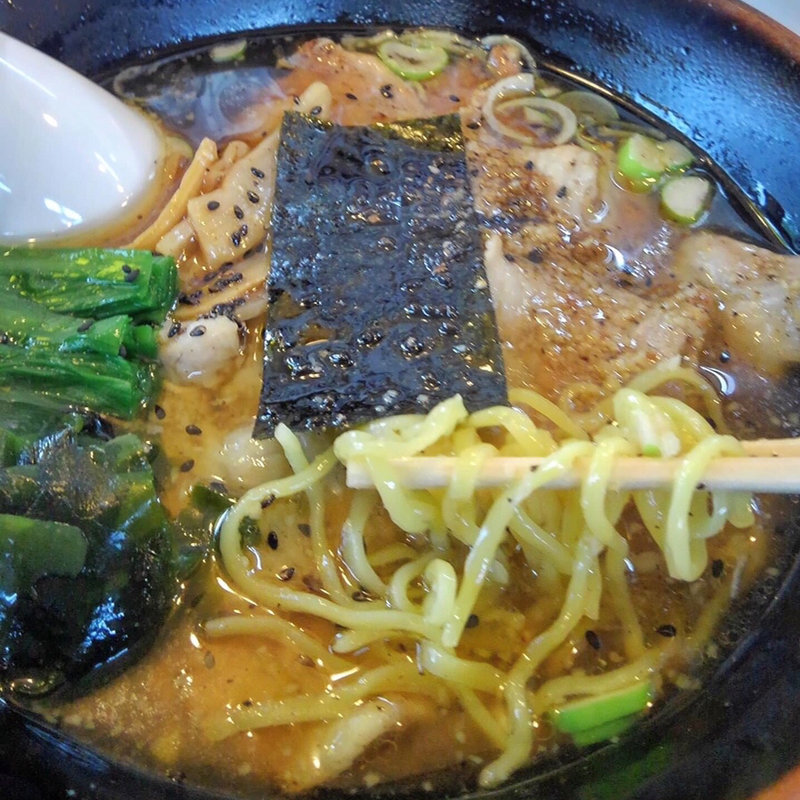 ポークラーメン(手もみらーめん 十八番)