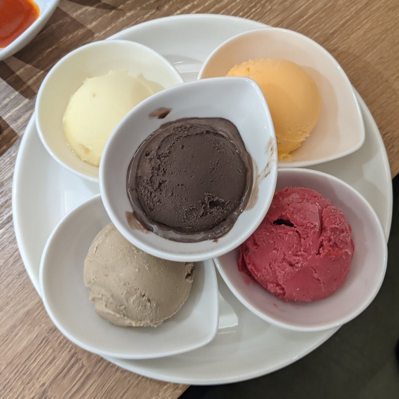 ソルベ＆アイス5種類盛り合わせ(韓辛DELI 溝の口店)