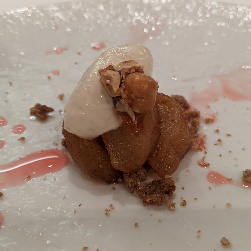 紅玉タルトタタン、アイス(Restaurant Hibou レストランイブ―)