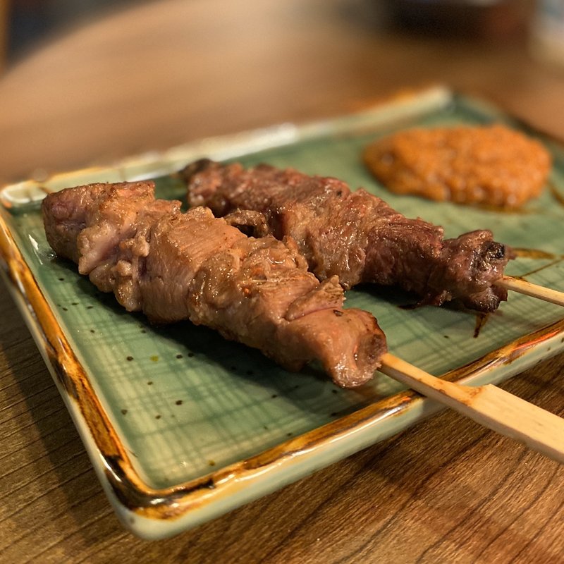 牛タン、牛ツラミ(大衆酒場 もつ焼き やまと)