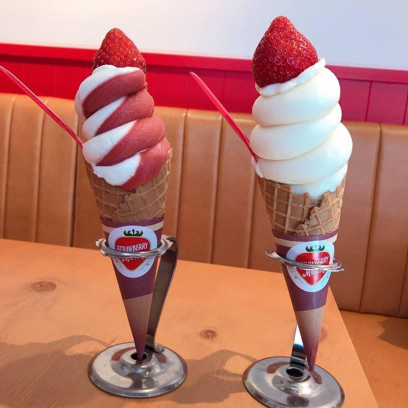 いちごミルキーソフト(ストロベリーマニア 原宿店 （Strawberry mania）)