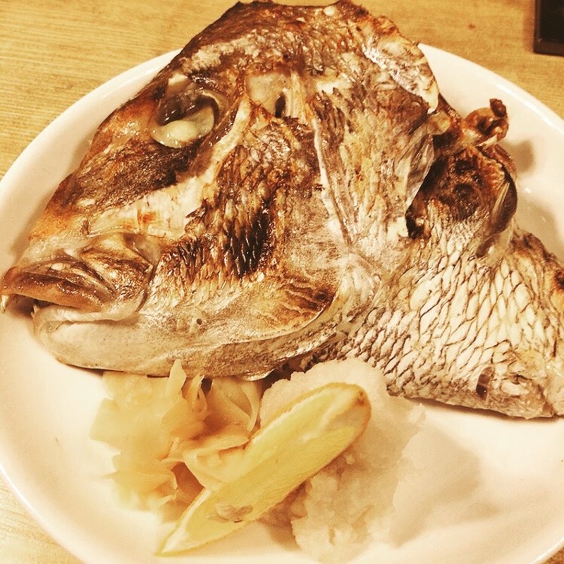 鯛のカシラ塩焼き(天や椀や)