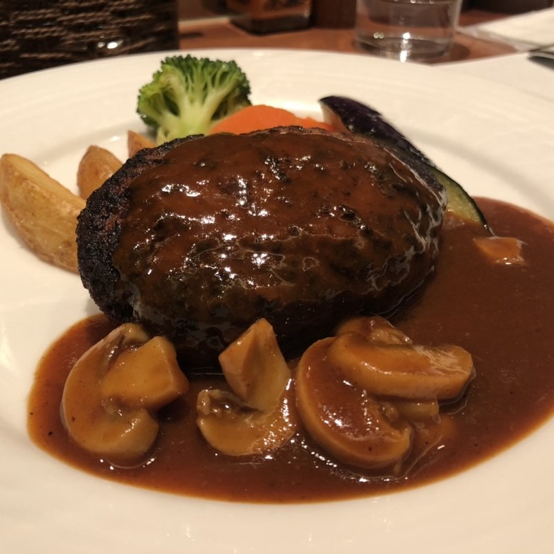 自家製ハンバーグ(Ｌ'Ａｍｉ)