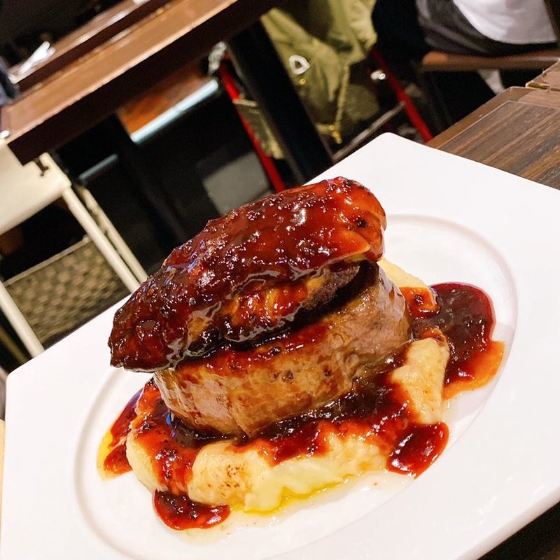 牛フィレ肉とフォアグラのロッシーニ〜トリュフソース〜(俺のフレンチ TOKYO )