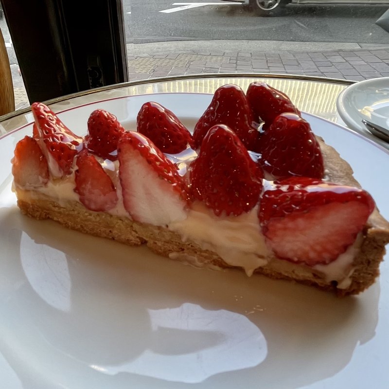 いちごのタルト(AUX BACCHANALES GINZA（オーバカナル 銀座）)
