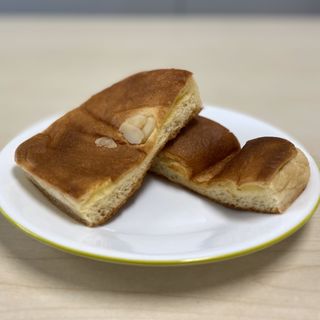 蒜山牛乳クリームパン(リトルマーメイド 亀山パーキングエリア(下り線))