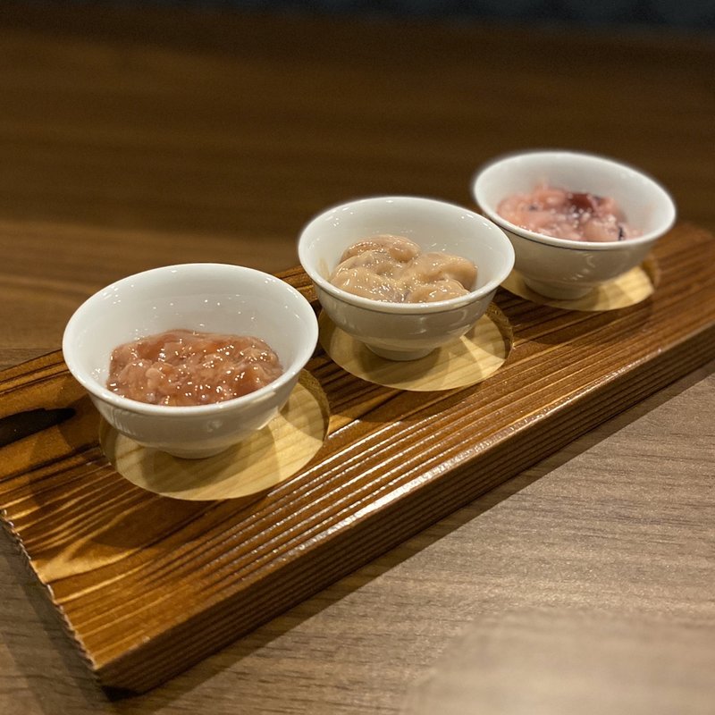 珍味 少量3種盛り(イカの塩辛、イカの麹漬け、かつおの酒盗)(SAKE のたぼうず)