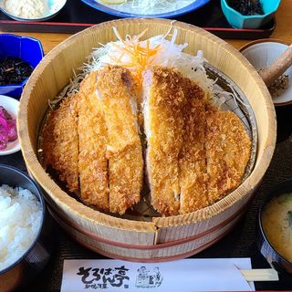 ジャンボロースカツ定食(そろばん亭 )