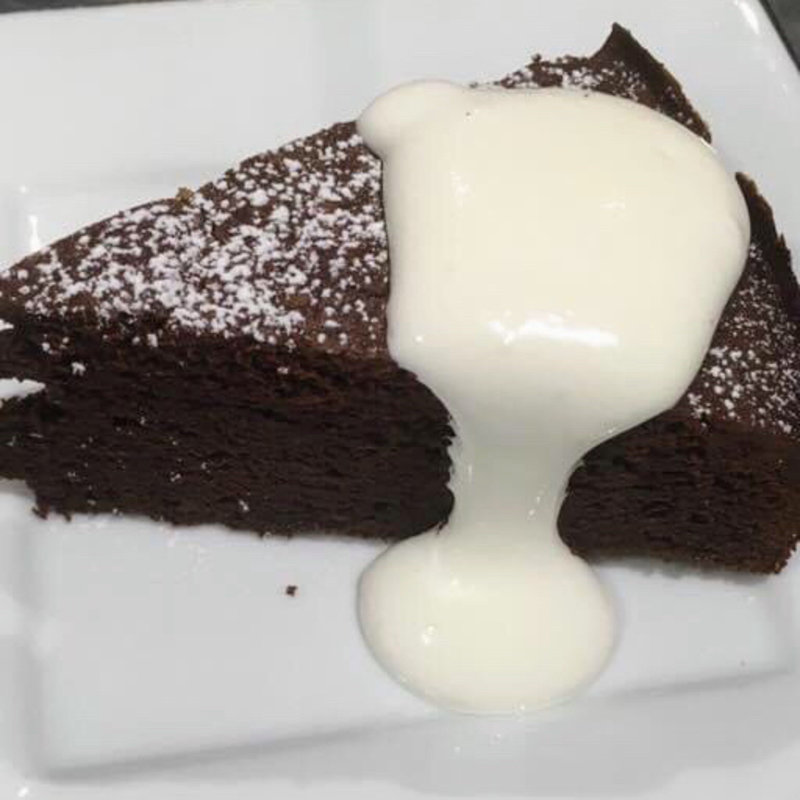 ガトーショコラ 生クリーム添え(松崎珈琲 )