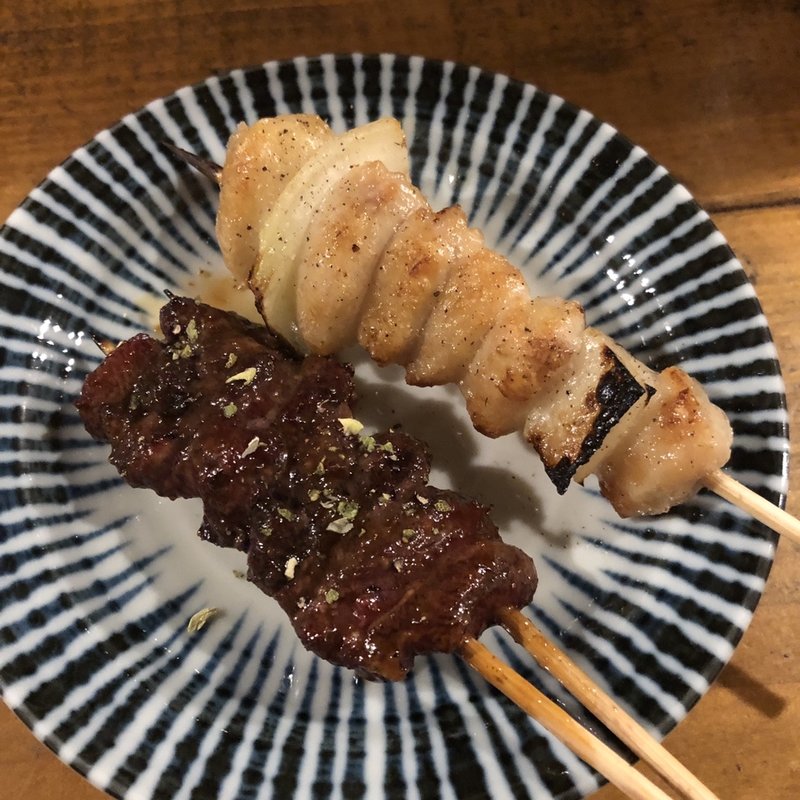 ぼんじりとせぎも(焼鳥 赫色)