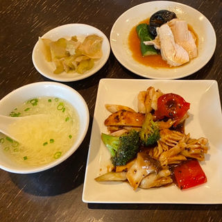 野菜とイカの豆豉炒め 日替わりランチ(Tai Kou Rou JIYUGAOKA店)
