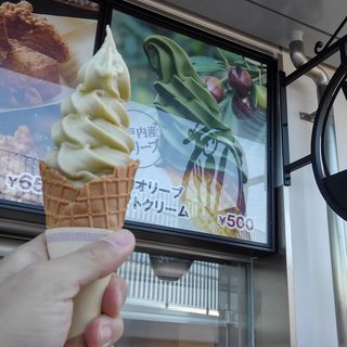 オリーブソフトクリーム(四国水族館内カフェ)
