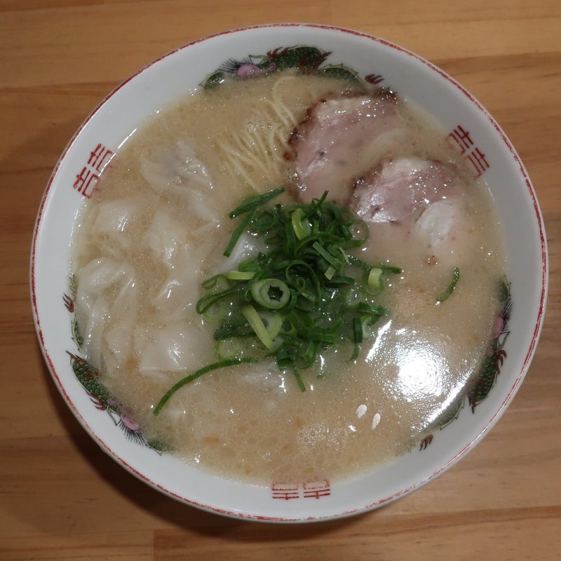 ワンタンメン(ラーメン 博多玉(はかただま))