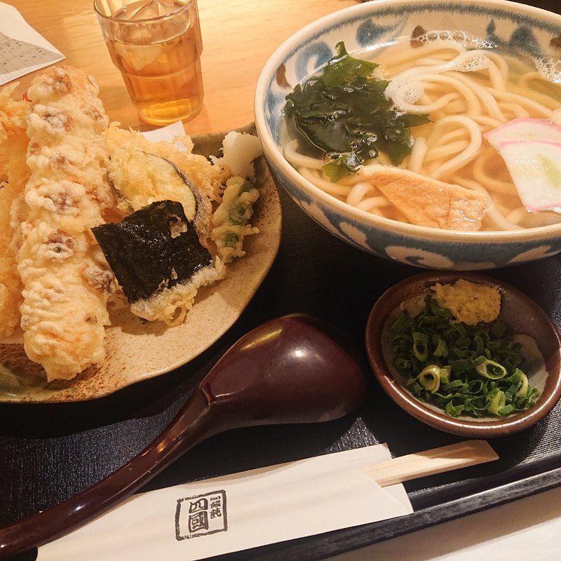 天ぷらうどん(饂飩の四國 札幌シャンテ店)