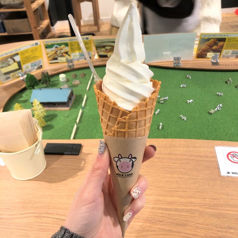 稚内牛乳ソフトクリーム(MILKLAND HOKKAIDO→TOKYO　ミルクランド北海道)