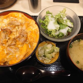 親子丼(焼鳥 さつま屋 神保町店)