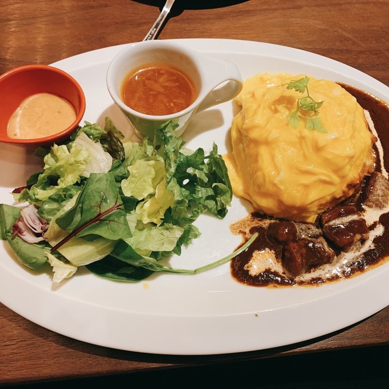 ふわっとろオムライスプレート　ビーフシチューソース(むさしの森珈琲　三鷹牟礼店)