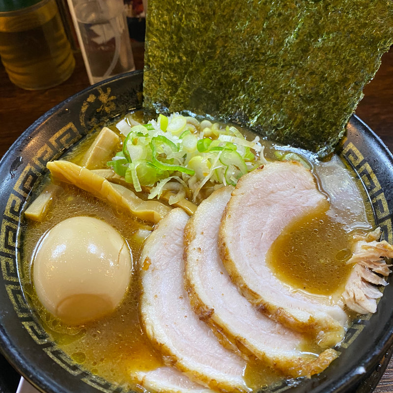 特性中華そば(三三七 （さんさんなな）)