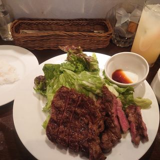 カタロース(肉バル 310 （ニクバル サンイチマル）)