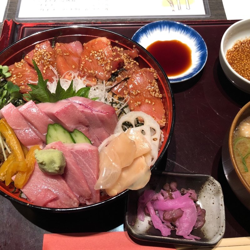 大トロヅケ丼(早瀬 （せんさいぎょ はやせ）)