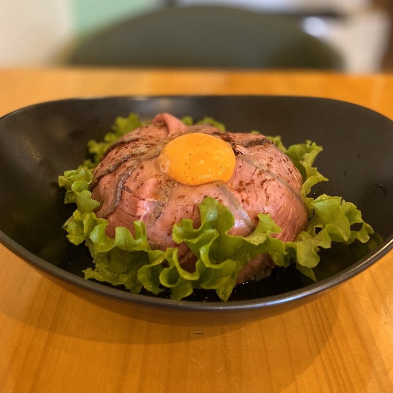 ローストビーフ丼(ルナ カフェ （Runa Cafe）)