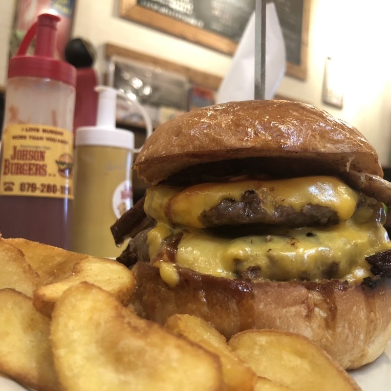 ワイルドビーフバーガー(C. B. Diner Johson)