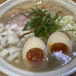 鶏白湯シチューラーメン　味玉topping(桐麺 )